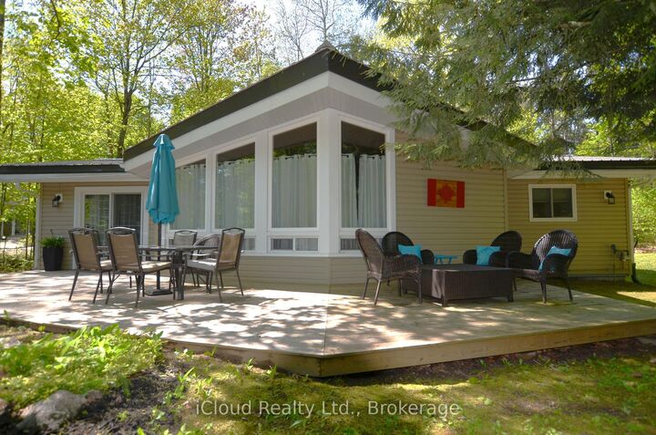 Property Photo: 20 Roberval Circle ON L9M 0E1