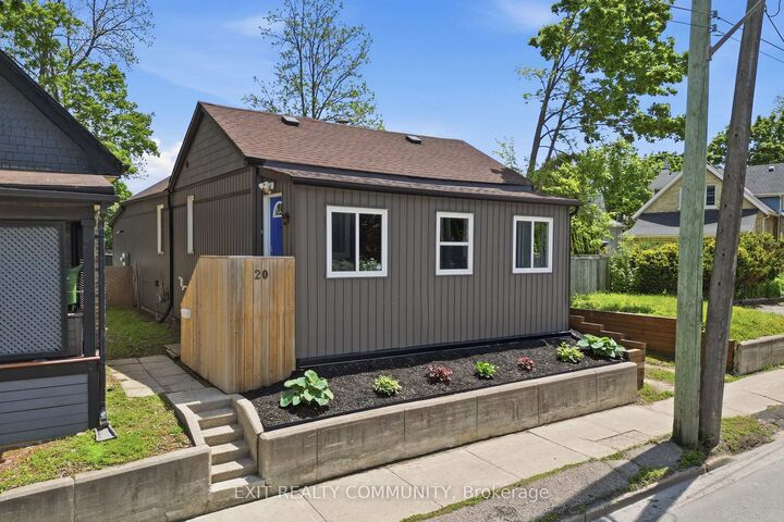 20 Wharncliffe Road S — photo 1