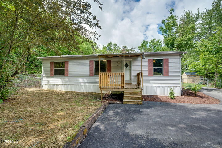 Property Photo: 229 Alpine Loop TN 37818