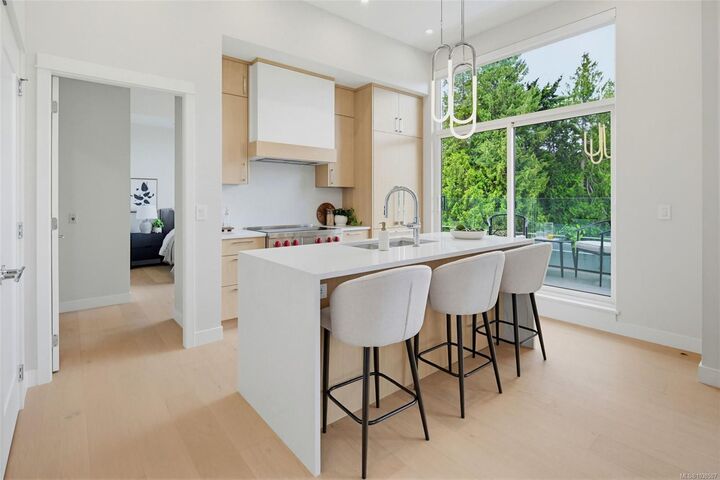 Property Photo:  5229 Cordova Bay Rd #Ph 403  BC V8Y 2L1 