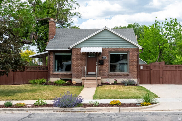 Property Photo:  