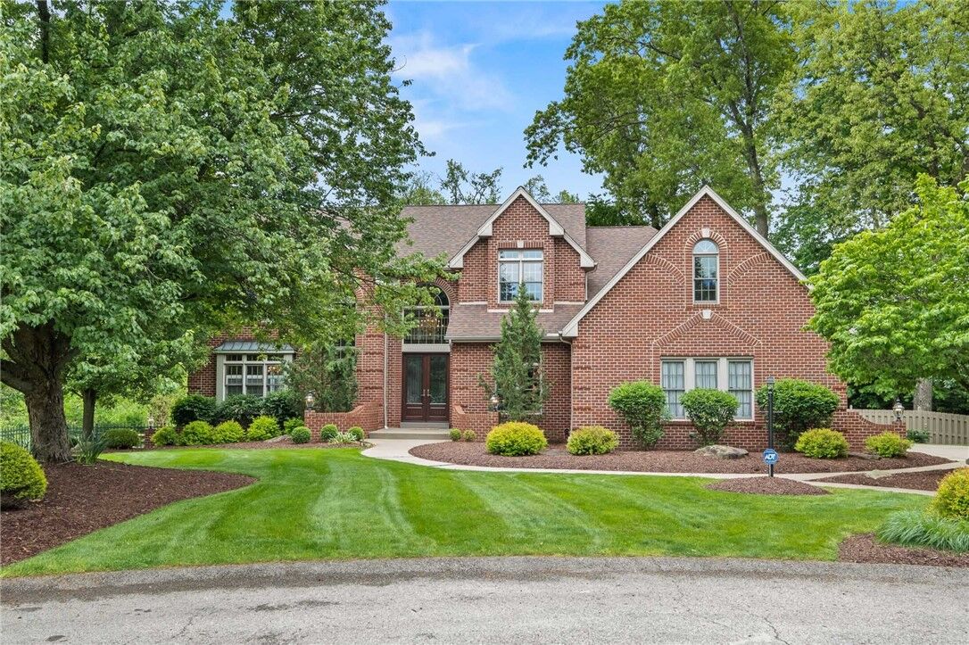 Property Photo: 325 Tiffany Ct PA 15044