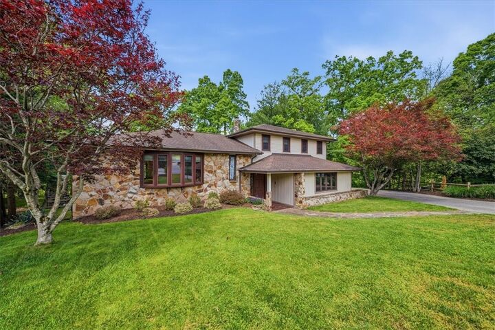 Property Photo:  209 Tyburn Woods Dr  PA 15044 