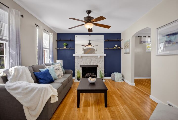 Property Photo: 2406 Morrow Pl PA 15102