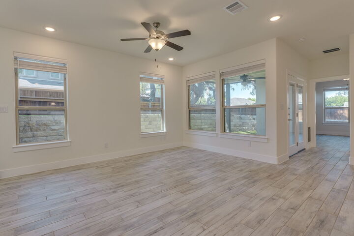 Property Photo: 619 Parkline Drive TX 78626