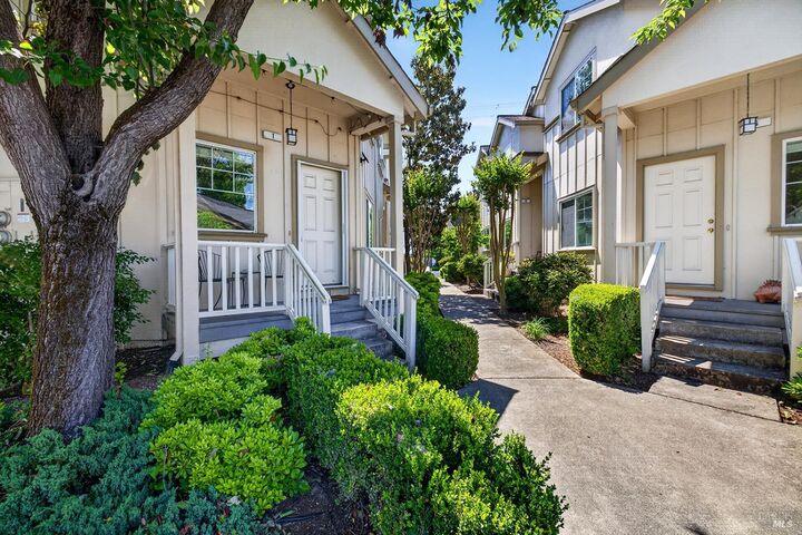 Property Photo:  777 E Cotati Avenue  CA 94928 