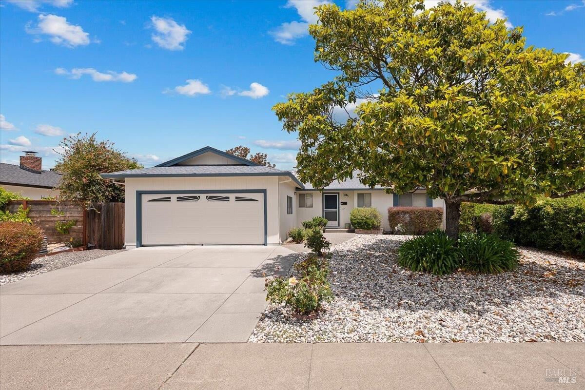 Property Photo:  405 Ely Boulevard  CA 94954 
