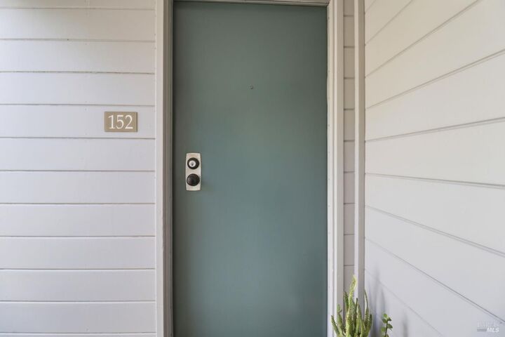 Property Photo:  152 Larkspur Plaza Drive  CA 94939 