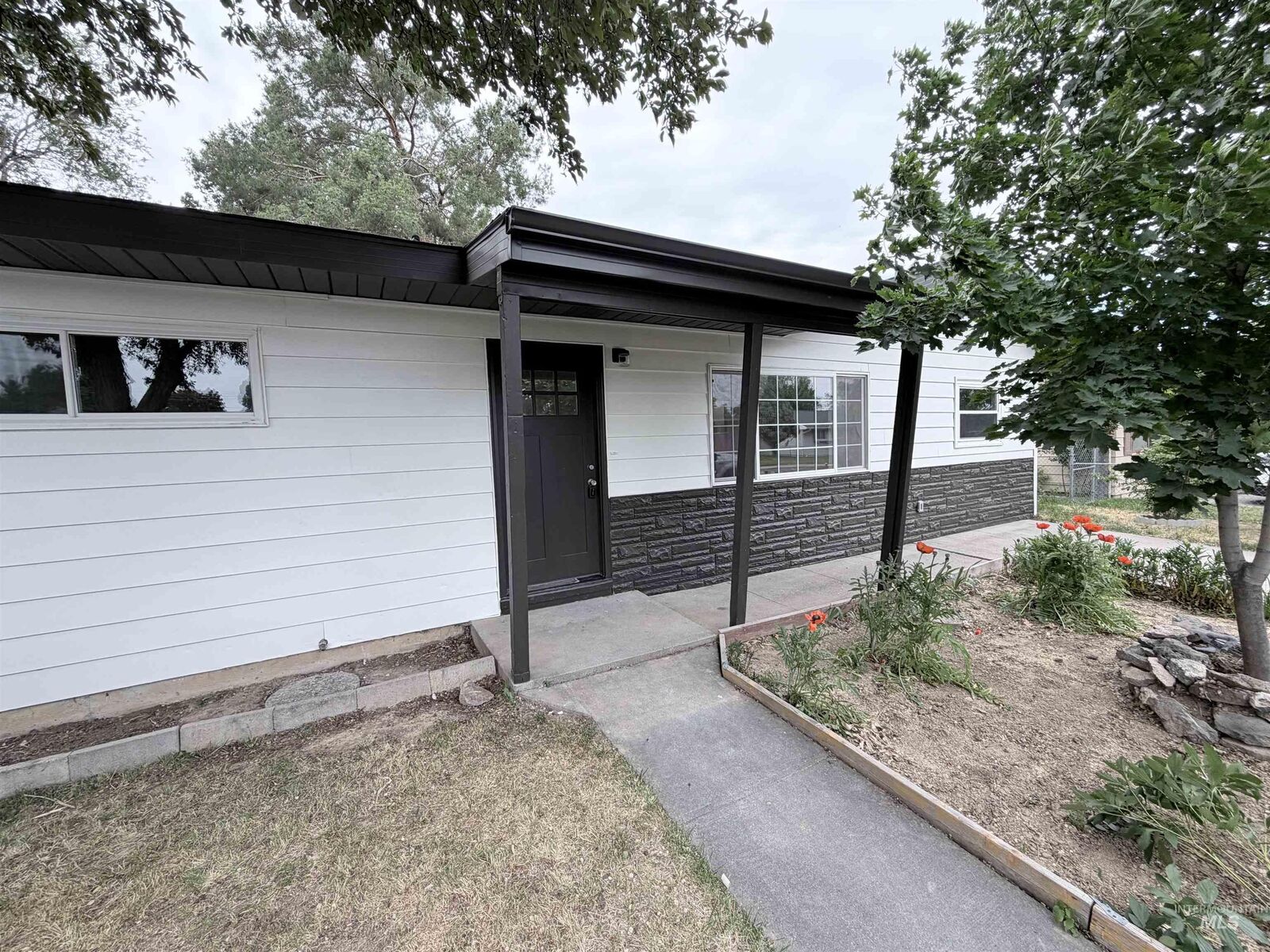 Property Photo:  1245 E 16th N  ID 83647 