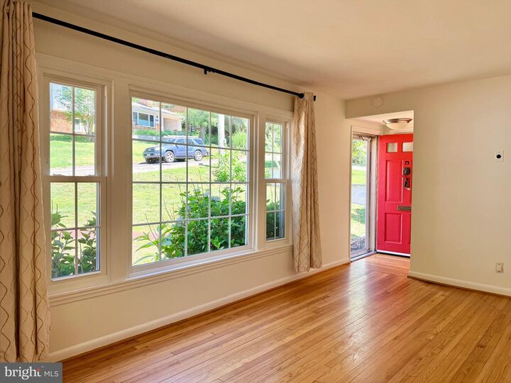 Property Photo: 3001 S Grant Street VA 22202