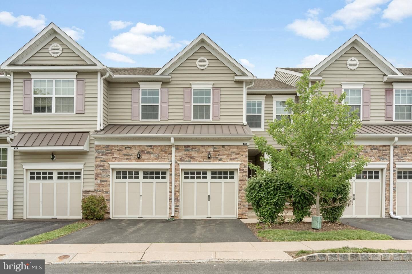 Property Photo:  84 Autumn Lane  NJ 08558 