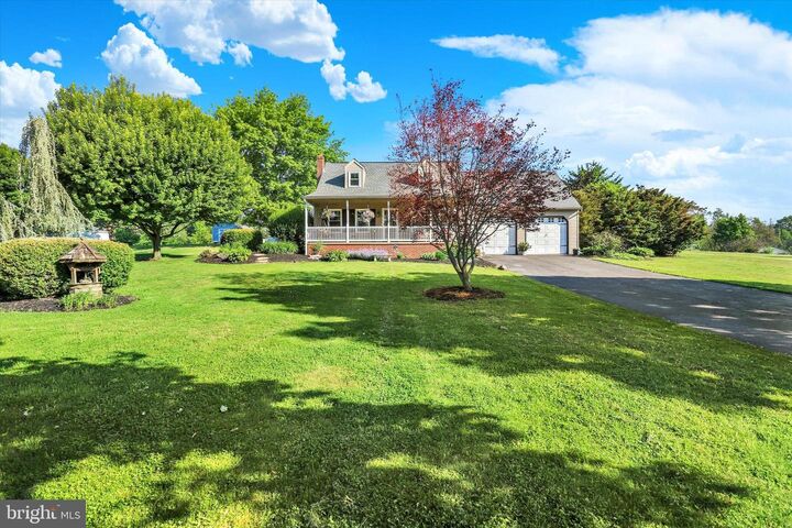 Property Photo:  1352 Bair Road  PA 17502 