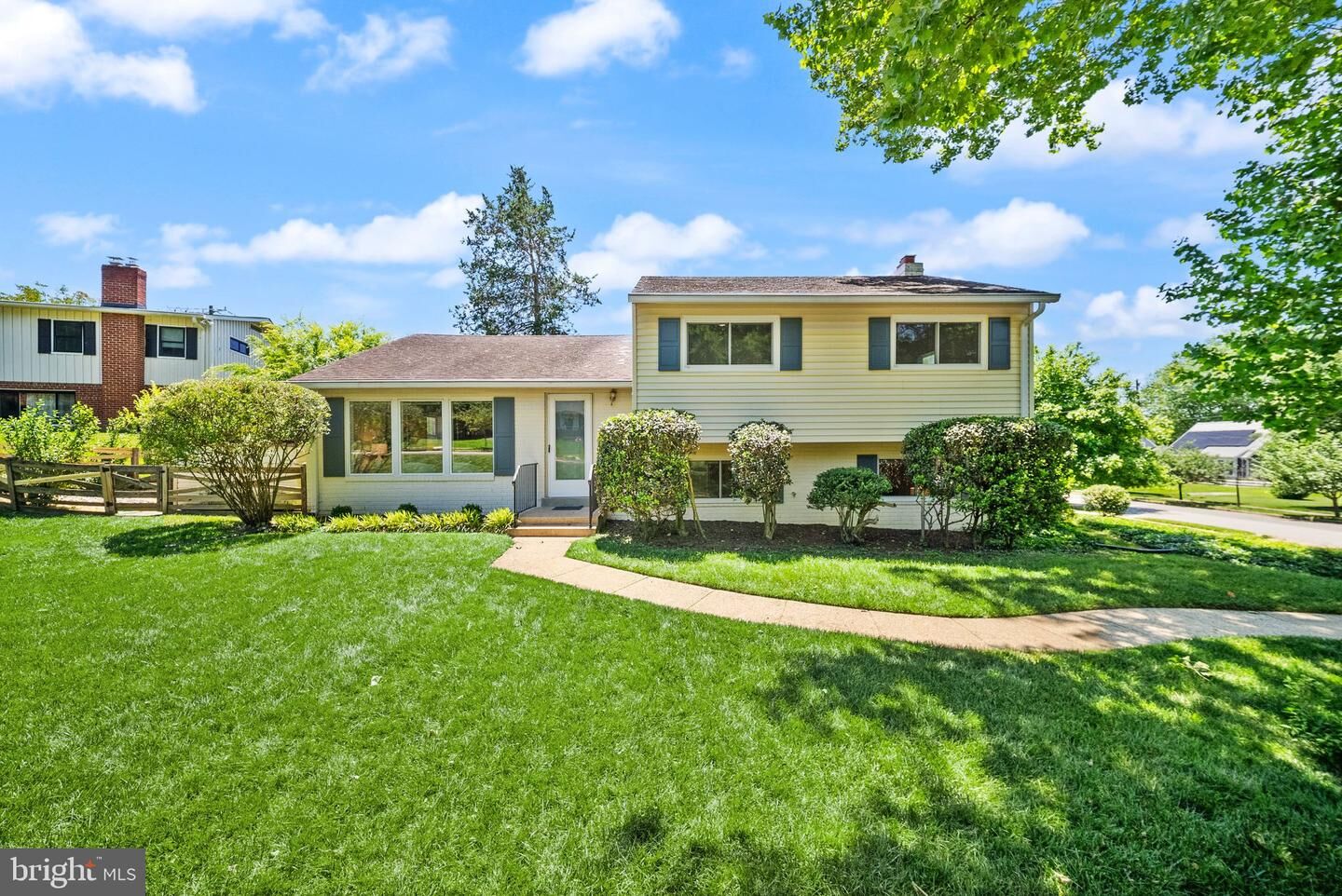 Property Photo:  703 N Mansfield Street  VA 22304 