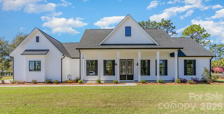 Property Photo:  512 Barefoot Lane  SC 29710 