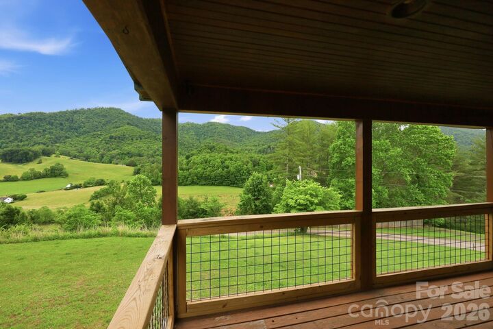 Property Photo:  168 Barefoot Cove  NC 28714 