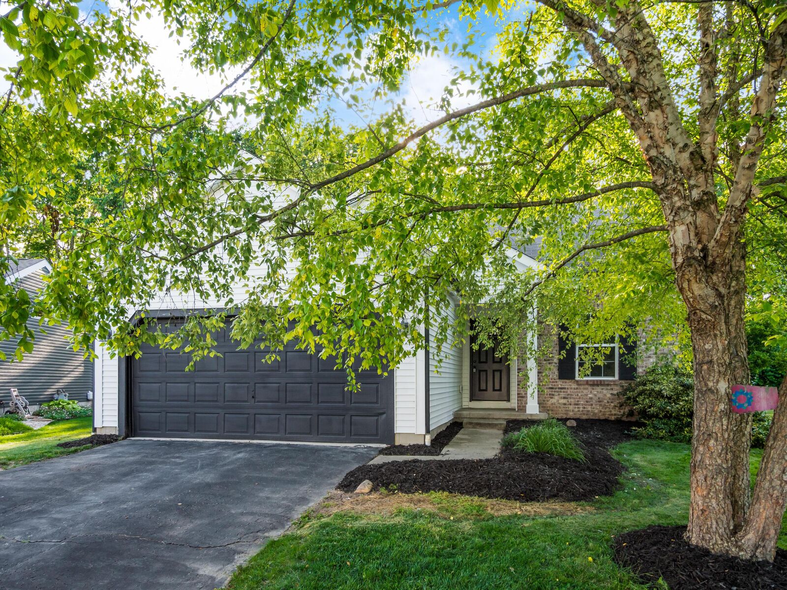 Property Photo:  1618 Meadowlark Lane  OH 43040 