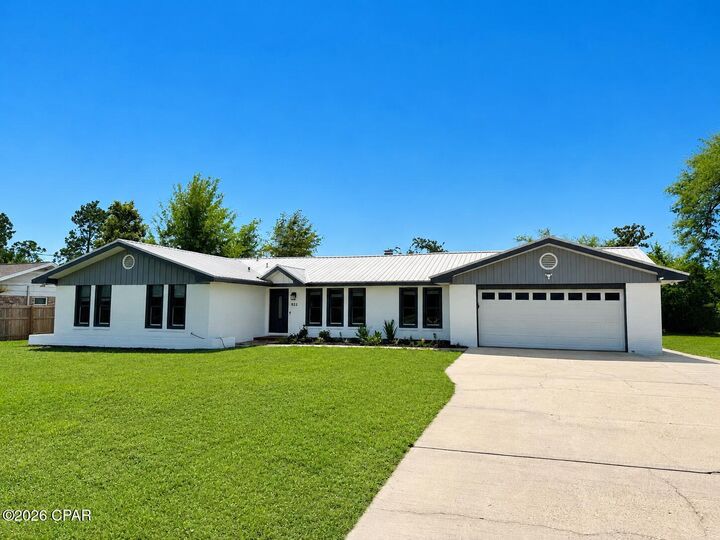 Property Photo:  922 Radcliff Avenue  FL 32444 