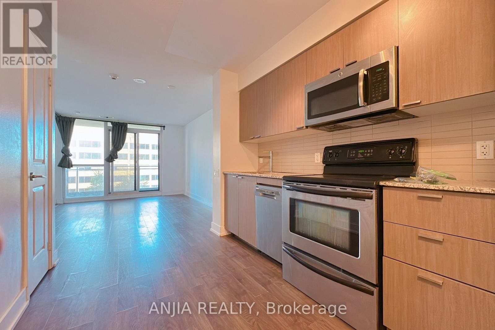 Property Photo: 23 Sheppard Avenue East 605 ON M2N 0C8