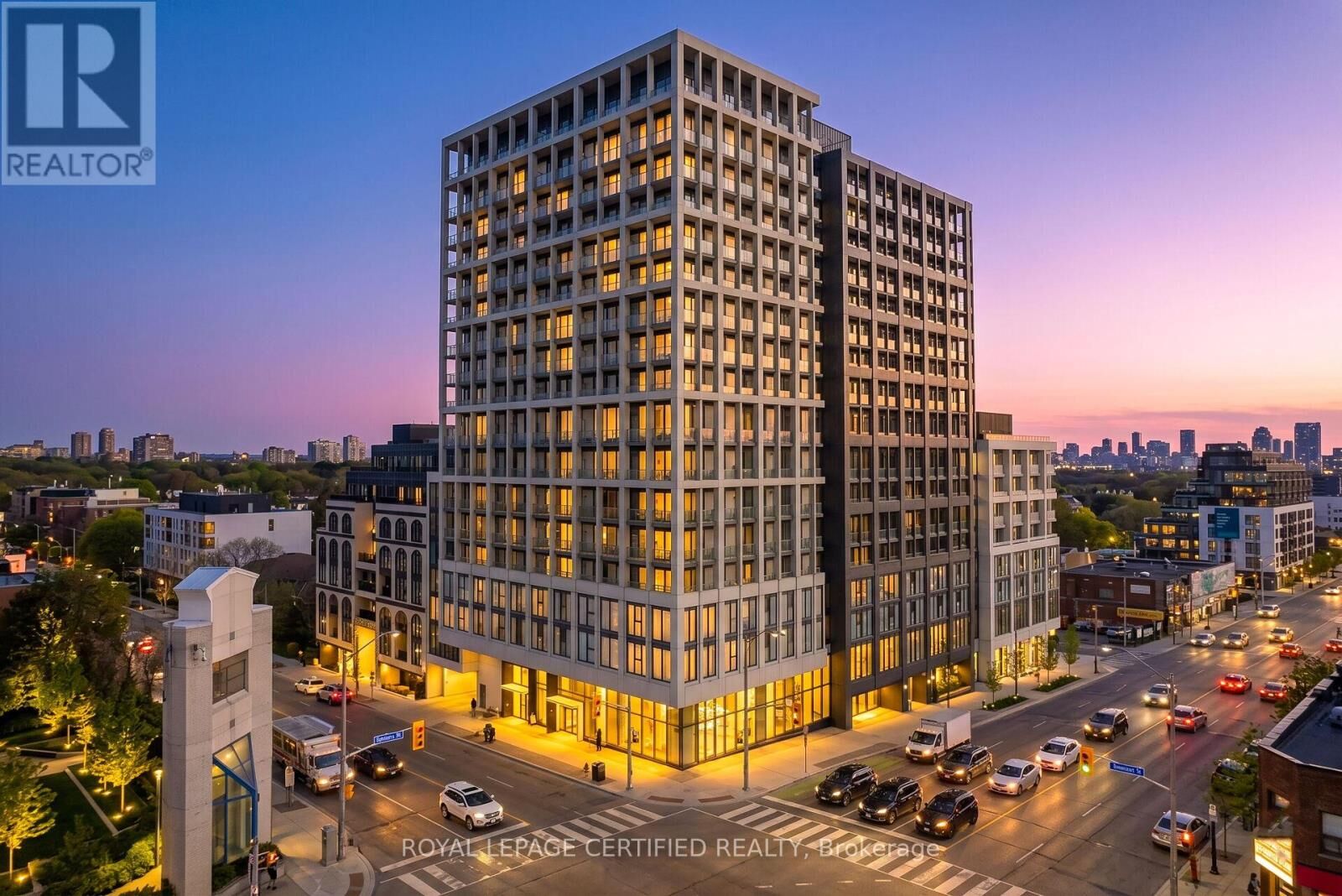 Property Photo:  2020 Bathurst Street 919  ON M5P 0A6 