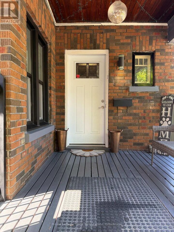 Property Photo: 94 Roxborough Avenue ON L1G 5W4