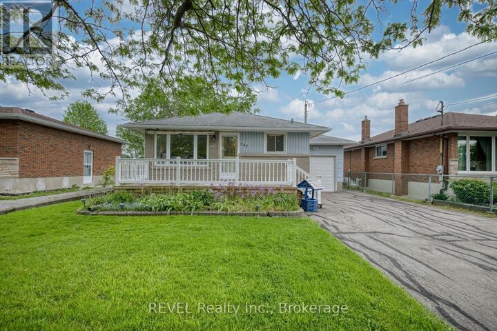 Property Photo:  247 Kilgour Avenue  ON L3C 2R1 