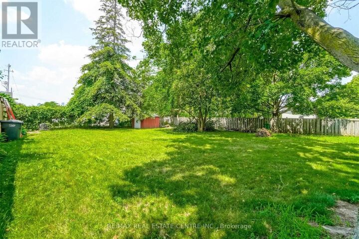 Property Photo: 81 Dunbar Road ON L5B 1G5