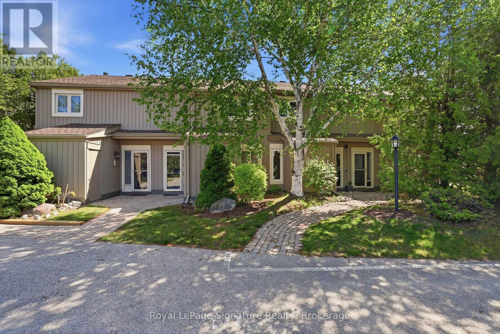 Property Photo:  585 Oxbow Crescent  ON L9Y 5B4 