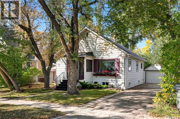 Property Photo:  114 107th Street W  SK S7N 1N8 