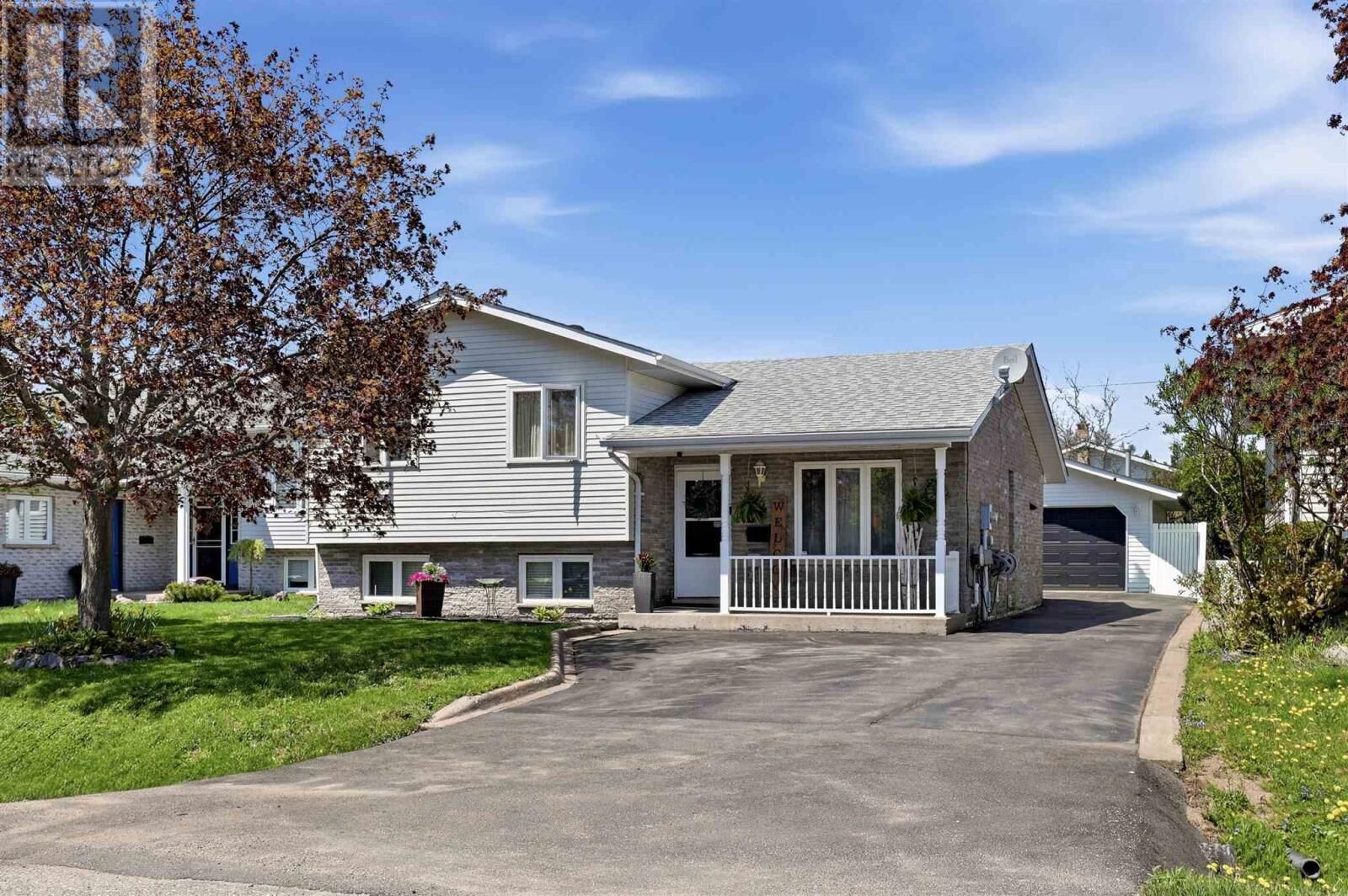 Property Photo: 24 Lothian Ave ON P6B 6J5