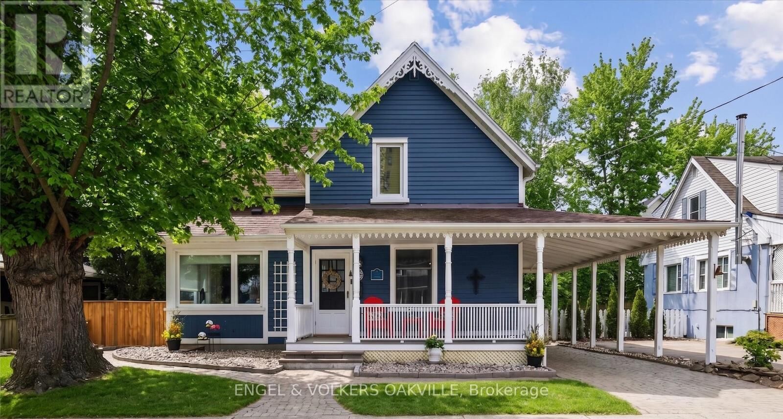 Property Photo: 38 John Street South ON L5H 2E6