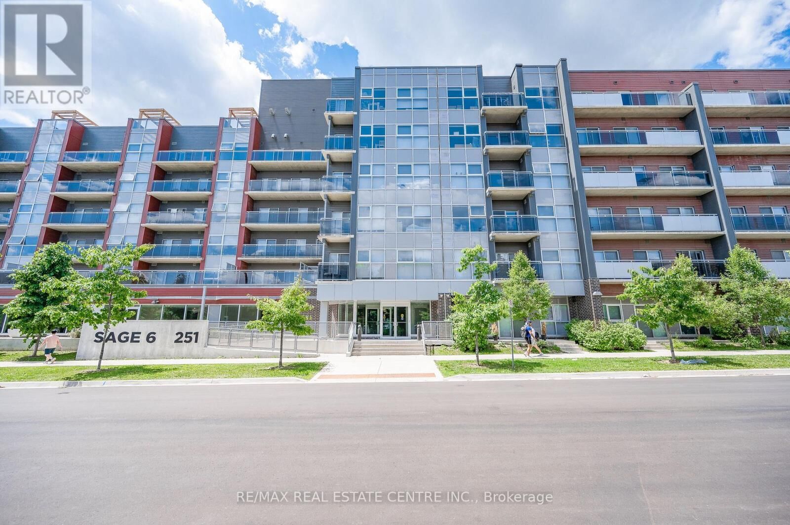Property Photo:  251 Hemlock Street 707  ON N2L 0H2 