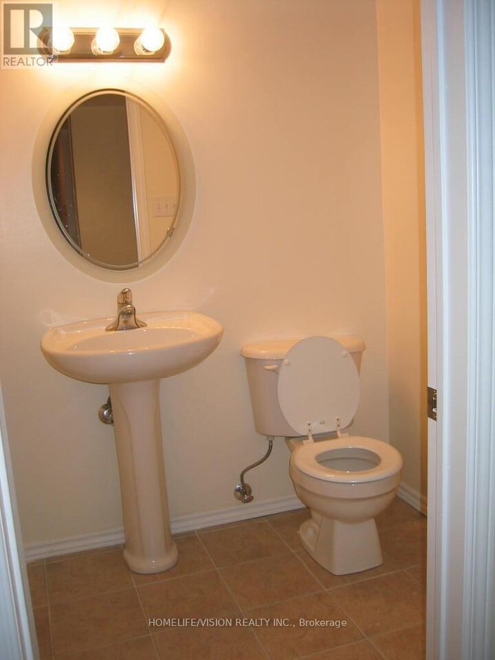 Property Photo:  19 Candlebrook Crescent Bsmt  ON M1W 4B3 