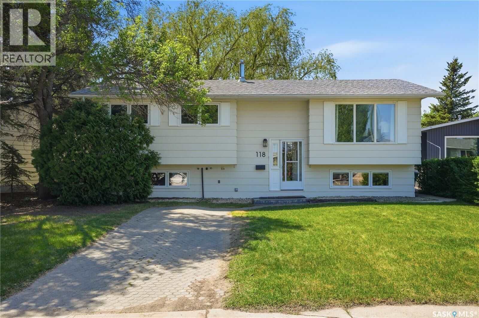 Property Photo:  118 Laurentian Drive  SK S7H 4M2 