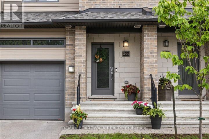 Property Photo: 244 Munro Street ON K7C 0P2