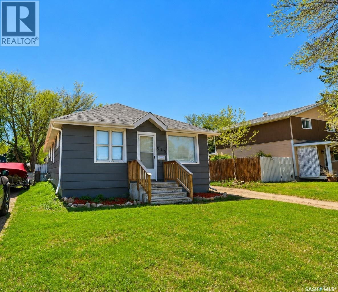 Property Photo: 529 20th Street E SK S6V 1L4