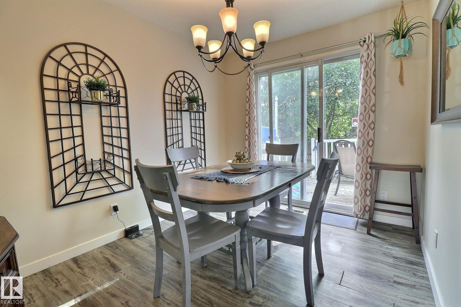 Property Photo: 5315 39 Avenue NW AB T6L 1P3