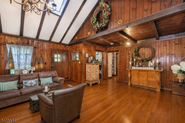 Property Photo: 7 Woodbine Ln NJ 07871