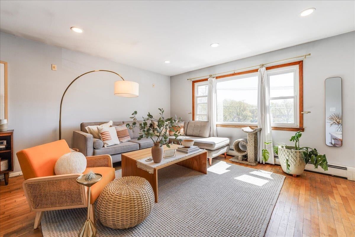 Property Photo:  565 Central Ave 2  NJ 07307 