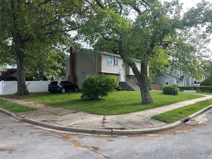 Property Photo:  9 Oakley Street  NY 11758 