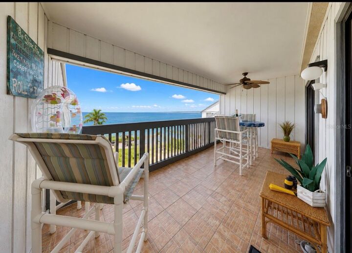 Property Photo:  810 Bahia Del Sol Drive 16  FL 33570 