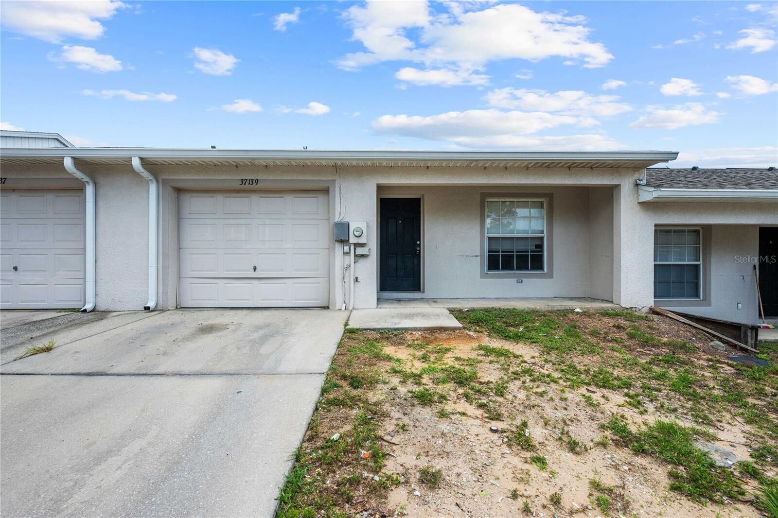 Property Photo: 37139 Grassy Hill Lane FL 33525