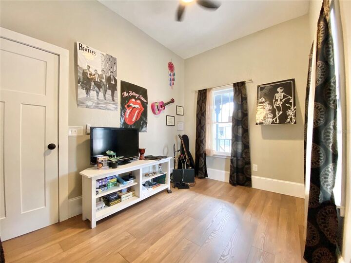 Property Photo:  908 E 20th Avenue  FL 33605 