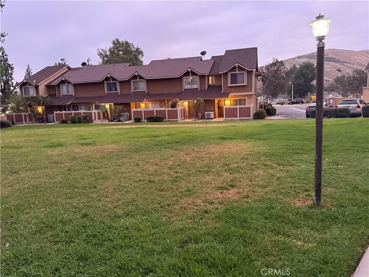 Property Photo:  1460 Kendall 17  CA 92407 