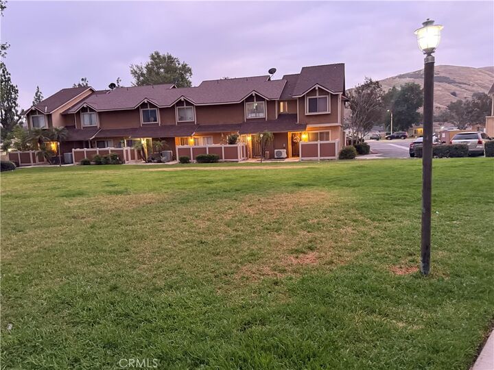 Property Photo: 1460 Kendall 17 CA 92407