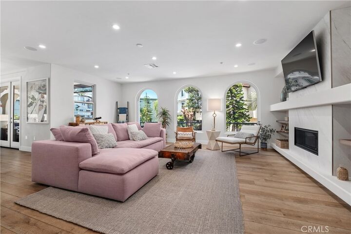 Property Photo:  407 Avenida Santa Barbara  CA 92672 