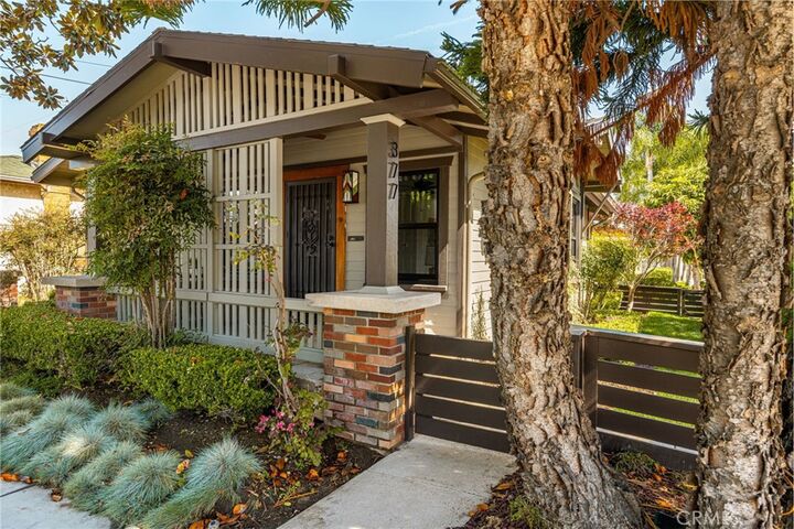 Property Photo:  377 Ximeno Avenue  CA 90814 