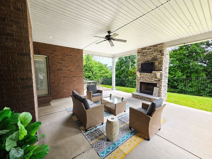 Property Photo: 1509 Lila Dr TN 37128