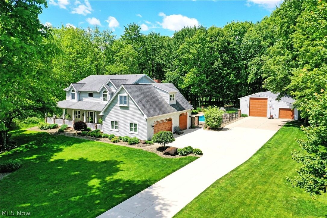 Property Photo:  6752 Brookhollow Drive  OH 44481 