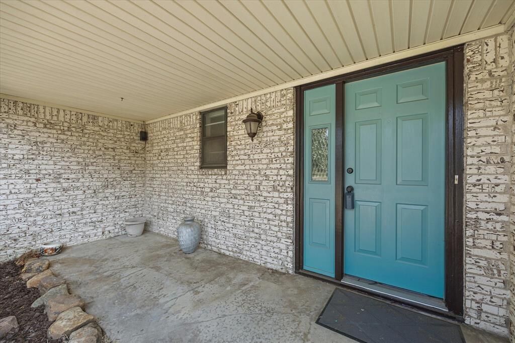 Property Photo: 2308 Royal Lane TX 75402