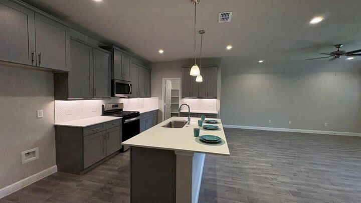 Property Photo:  225 Sandstone Circle  TX 76048 